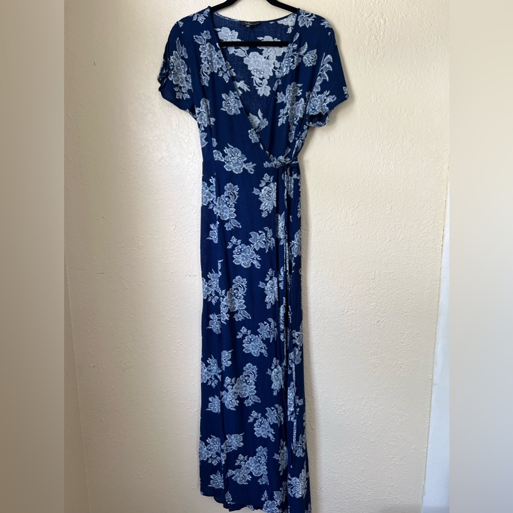 ⭐️Lulus Medium blue dress